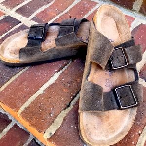 Birkenstock Arizona Brown Leather Sandals.